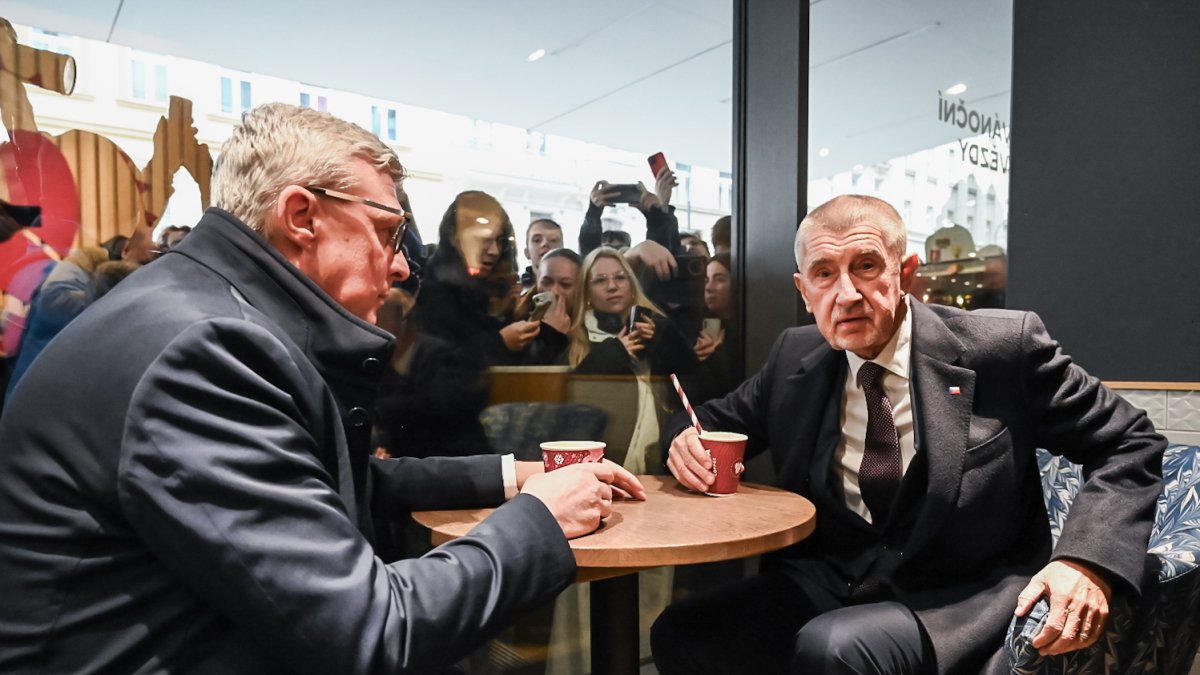 Andrej Babiš si připomíná 17. listopad na Národní třídě v Praze (2024)