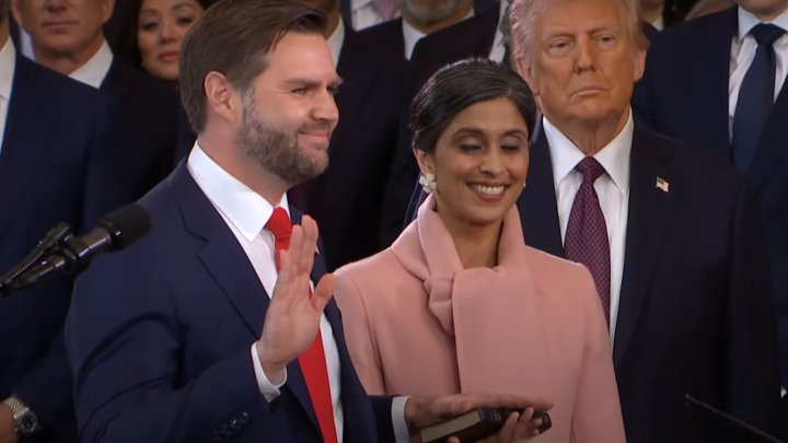  J. D. Vance složil přísahu