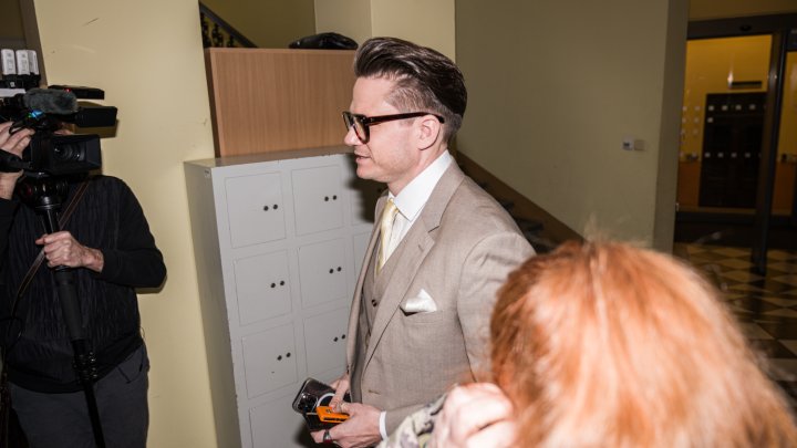 Ondřej Brzobohatý dorazil do soudní budovy. (12.3.2025)