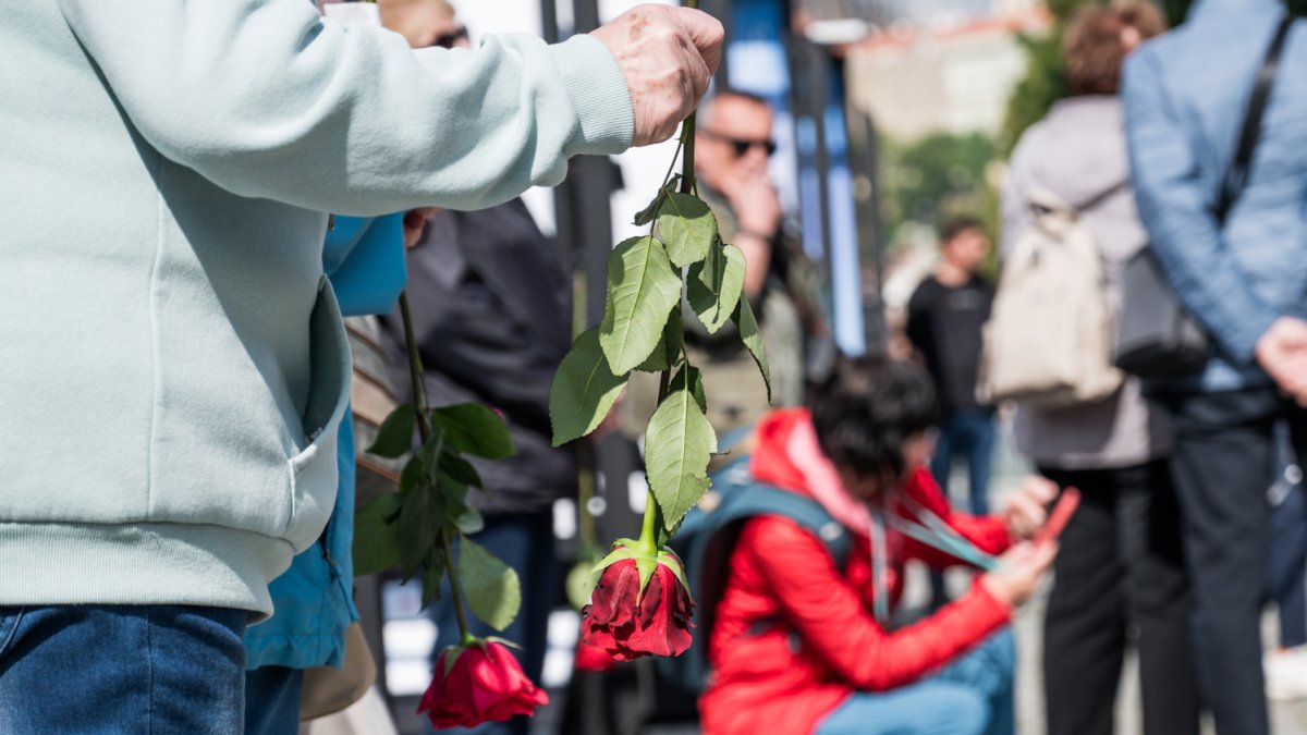 V Rudolfinu se lidé loučí s Jiřím Bartoškou. (20.5.2025)