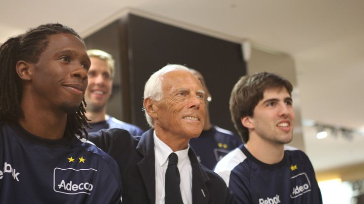 Giorgio Armani (uprostřed)
