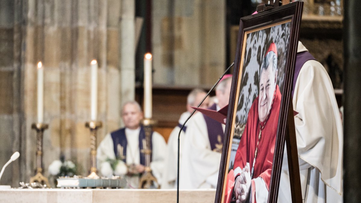 Česko se loučí s kardinálem Dominikem Dukou