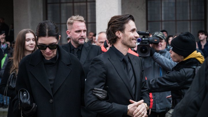 Blízcí a přátelé se rozloučili s moderátorem Patrikem Hezuckým. (12.12.2025)