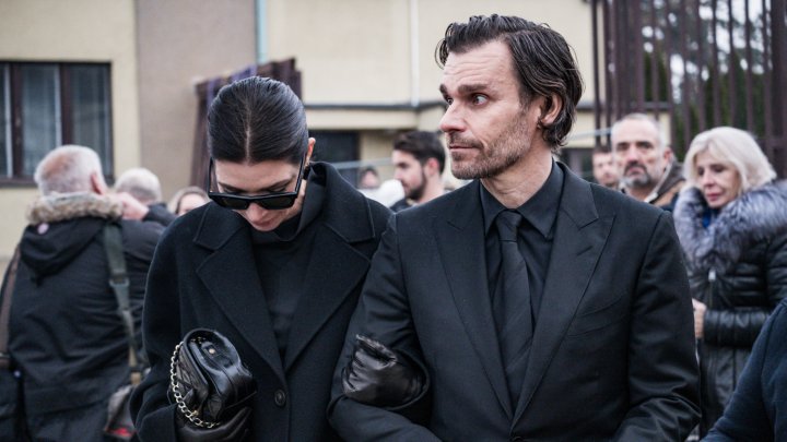 Blízcí a přátelé se rozloučili s moderátorem Patrikem Hezuckým. (12.12.2025)