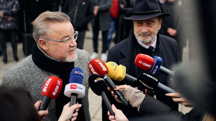 Blízcí a přátelé se rozloučili s moderátorem Patrikem Hezuckým. (12.12.2025)