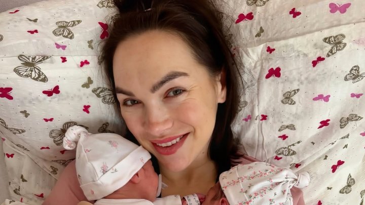 Kamila Nývltová se stala maminkou. 