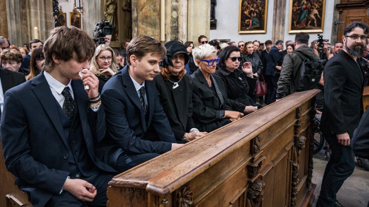 Češi se rozloučili s hercem Janem Potměšilem