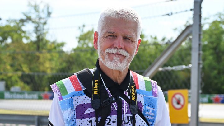 Petr Pavel se objevil na facebookovém profilu Formule 1.