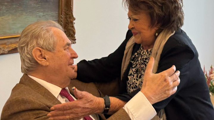 Jiřina Bohdalová příjemně překvapila Miloše Zemana. 